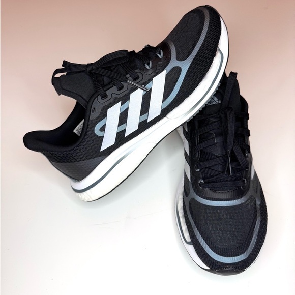 Adidas Women’s Supernova Black / White / Silver Athletic Running Sneakers Size-6 - Picture 3 of 11